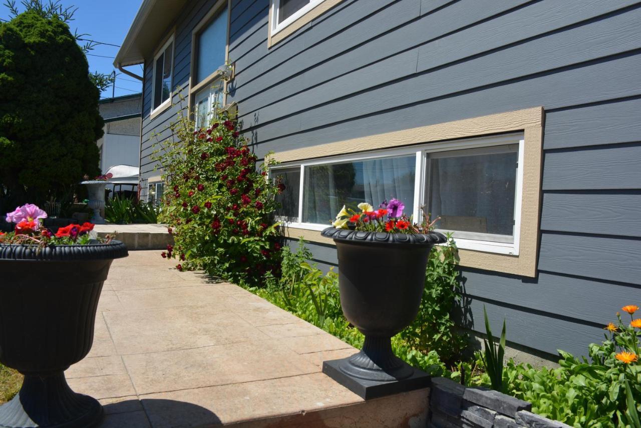 Aasra Home Kelowna Buitenkant foto