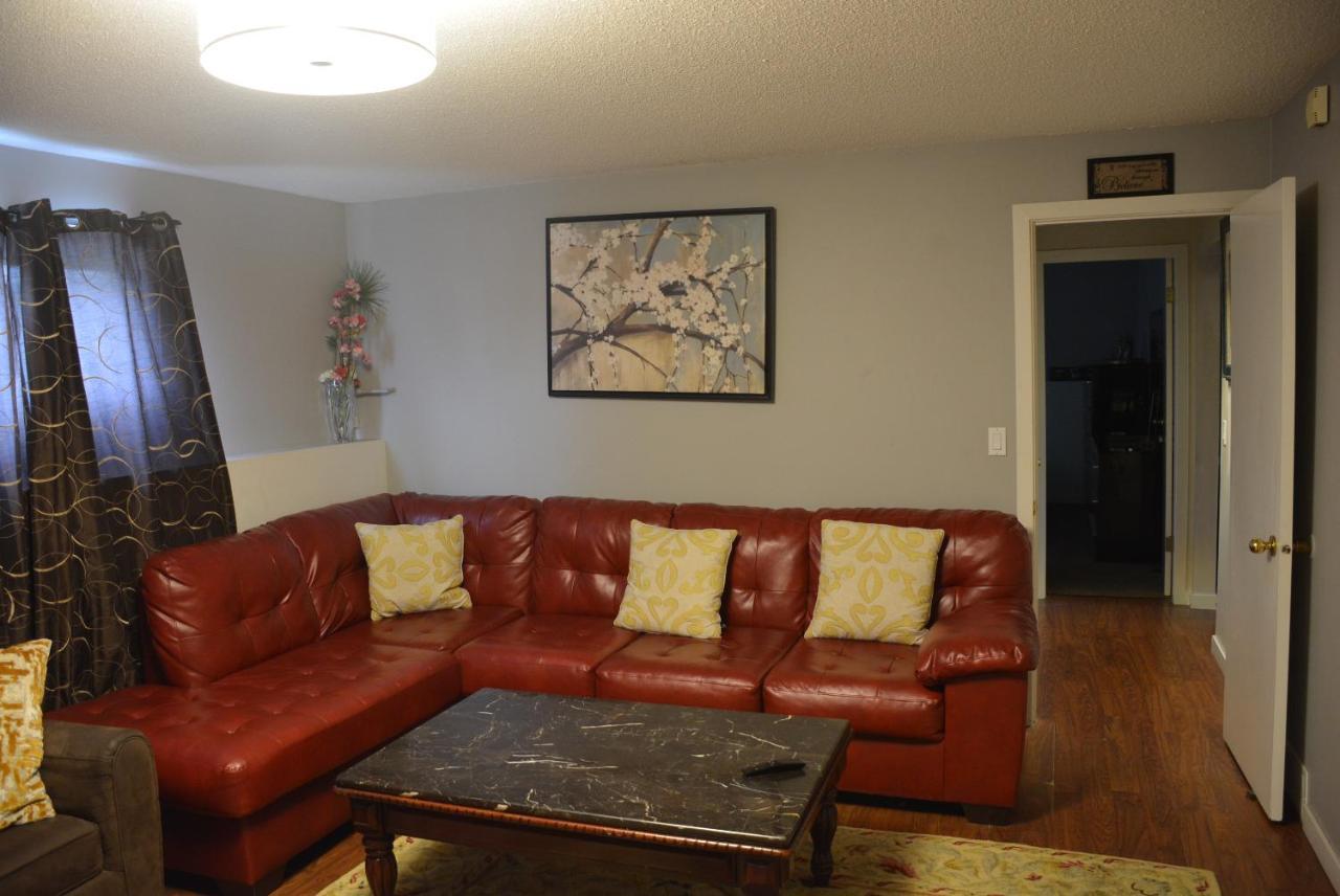 Aasra Home Kelowna Buitenkant foto