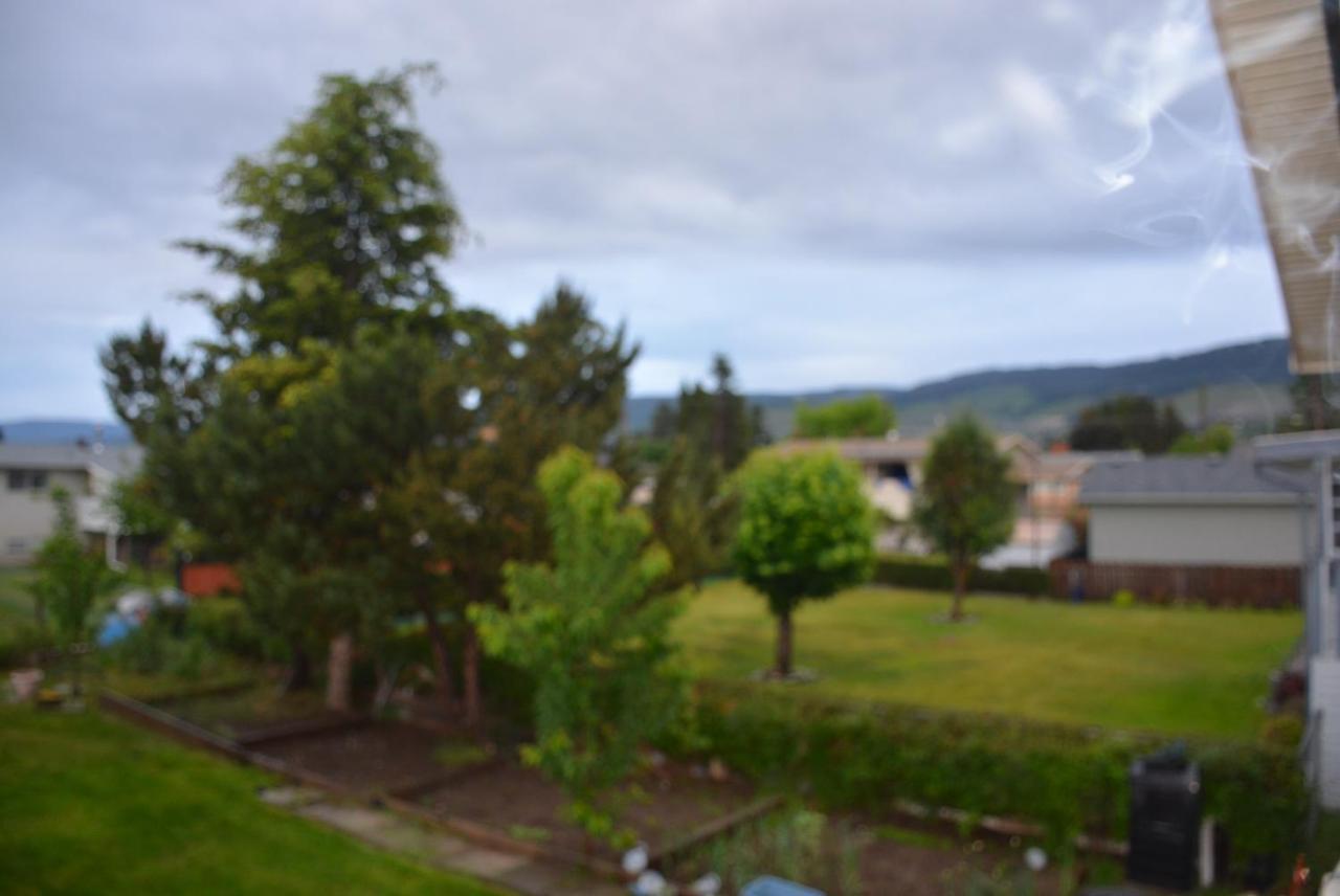 Aasra Home Kelowna Buitenkant foto
