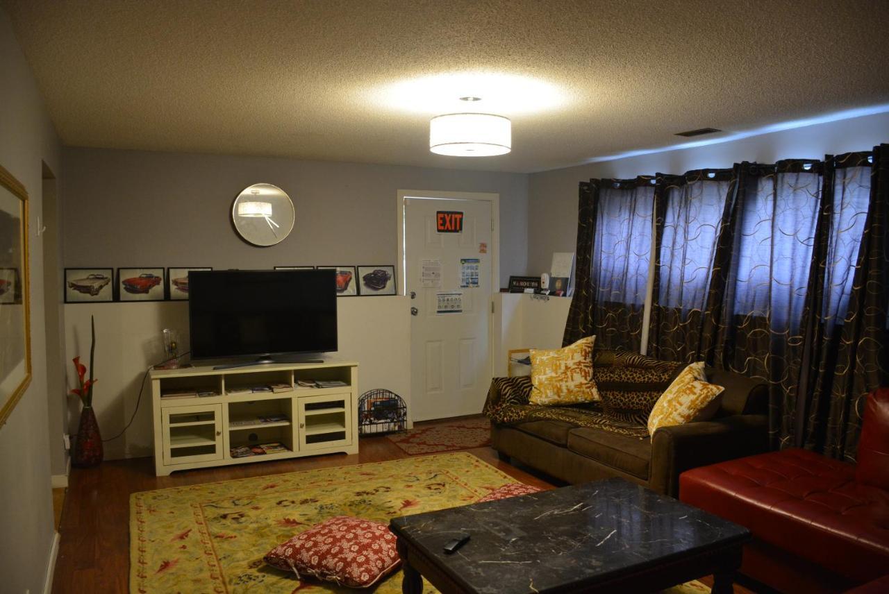 Aasra Home Kelowna Buitenkant foto