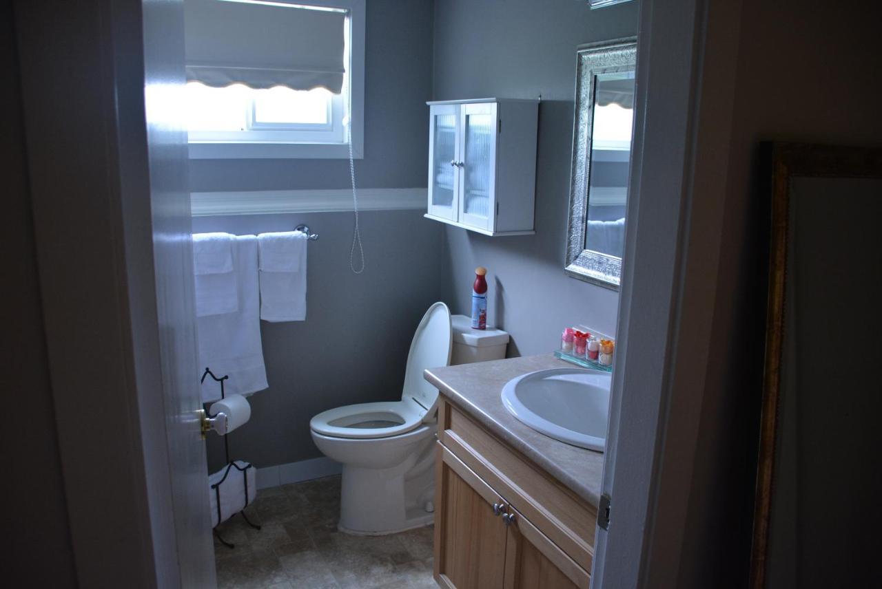 Aasra Home Kelowna Buitenkant foto